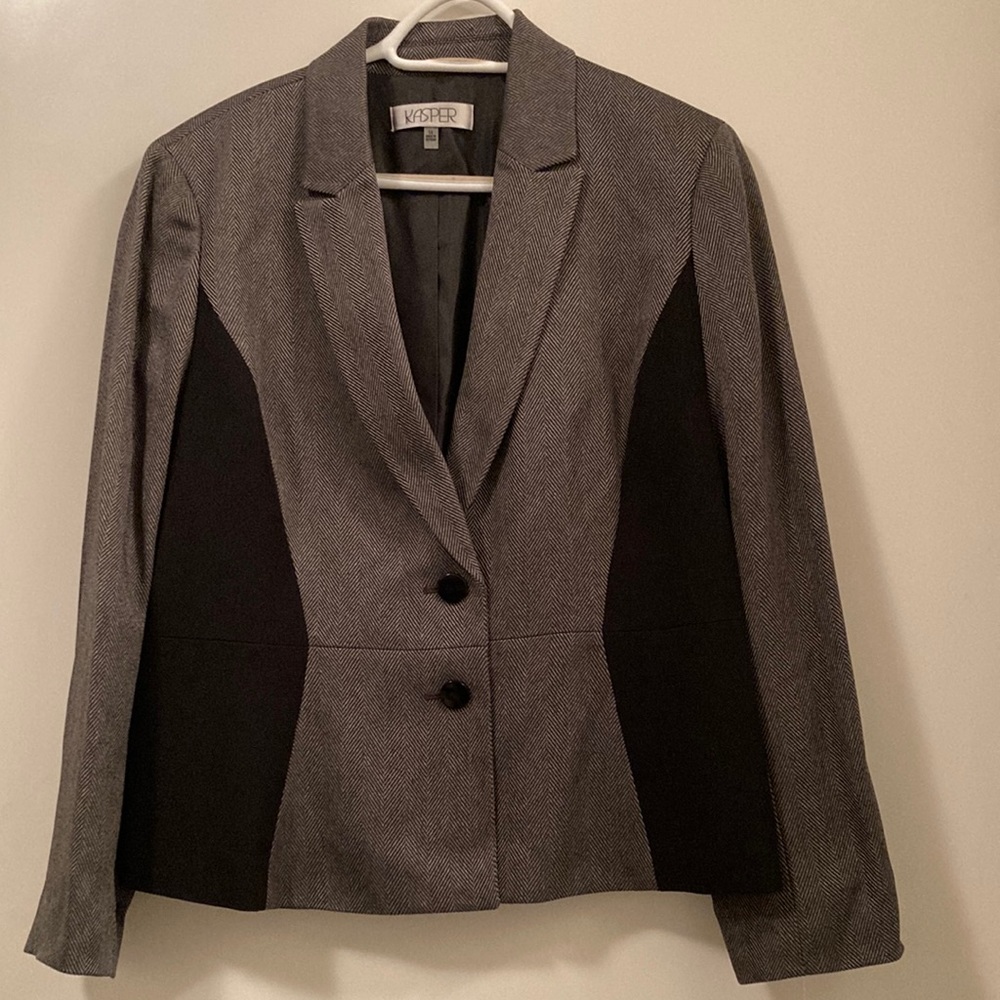 Womens KASPER black and grey chevron jacket. BNWT.